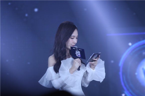 王思聪、张亮等出席《Hello!女神》发布会