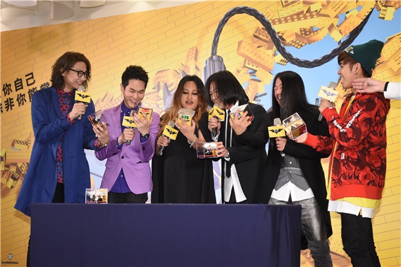 五月天玛莎、鼓鼓、乱弹阿翔、宇宙人等出席《乐高蝙蝠侠》电影