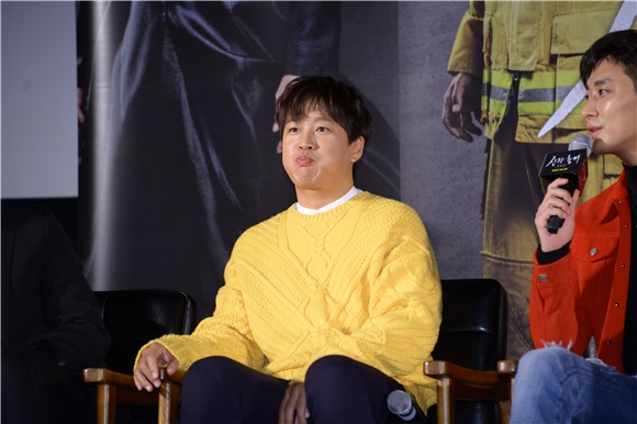 河正宇、车太贤等出席《与神同行》治作发布会