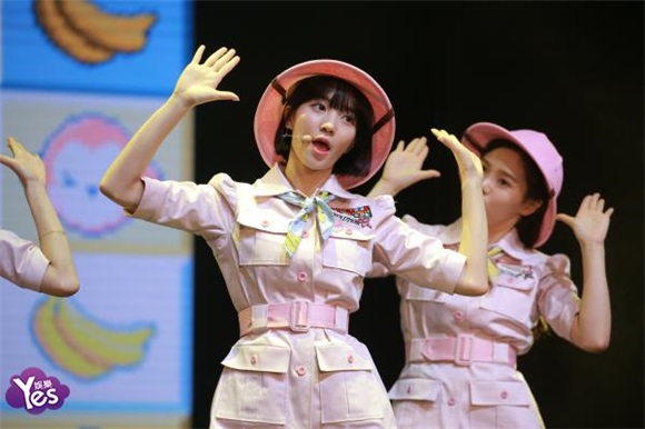 〈Yes 首尔现场〉OHMYGIRL举行新专辑SC 成员们可爱亮相清新十足