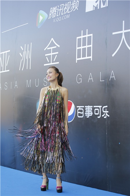 容祖儿惊艳亮相金曲盛典 斩获港台最佳女歌手