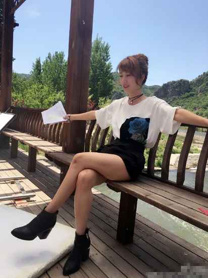 李念《爱归来》杀青 晒杀青「鸡汤」少女十足