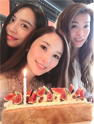 吴佩慈过39岁生日 自豪自己像18