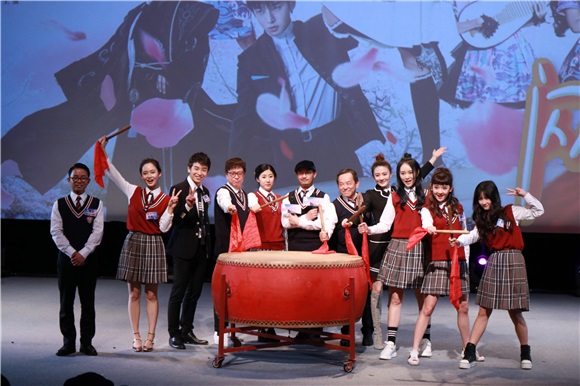 电影《闪光少女》春季大考 徐璐苦练扬琴获称赞