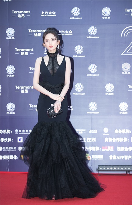 娜扎华鼎奖获颁突破演员 热血「建国总」掀回忆杀