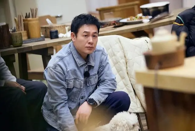 张颂文真人秀砍价被吐槽穷酸 机智回应收获网友夸赞