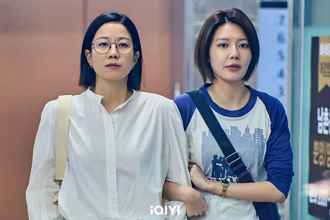 《陌生人》崔秀英如愿跟偶像田慧振扮母女心情激动　想喊她妈妈却被阻止