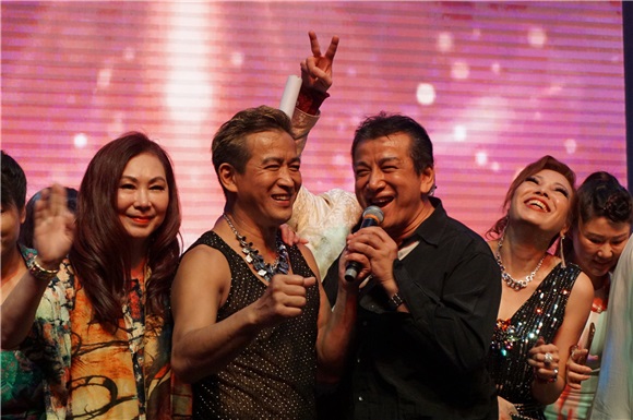 王维德、麦德罗演唱会