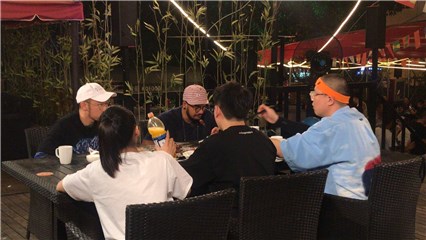 岳狗战队撸串