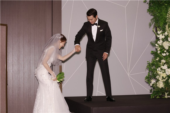 演员朱相昱、车艺莲举行婚礼