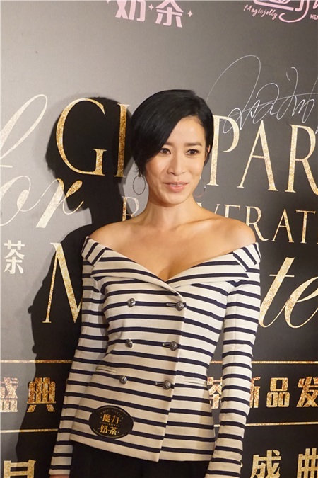 佘诗曼、胡定欣等出席「香蔓蕾万千星辉魔力盛典」