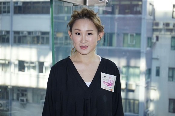 王菀之出席筹款活动 透露为开演唱延迟造人计划