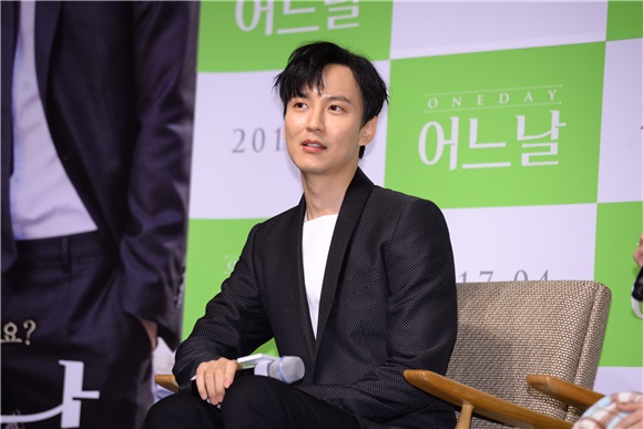 韩国电影《某一天》举办发布会 演员金南佶、千玗嬉等出席