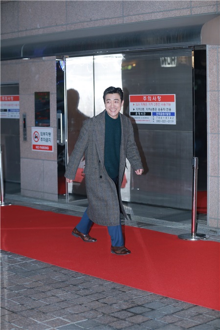 徐玄振、柳演锡、金旻载、陈京等出席《浪漫医生金实福》终映宴
