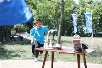 图:灯具抢夺大战
