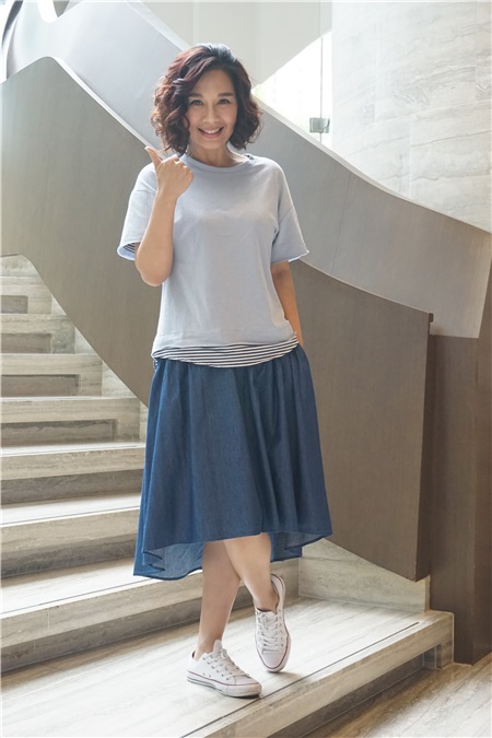 陈松龄、张兆辉为TVB剧集《全职没女》拍摄片头片尾