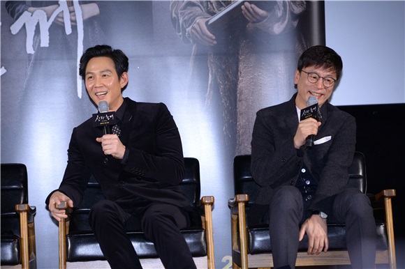 河正宇、车太贤等出席《与神同行》治作发布会