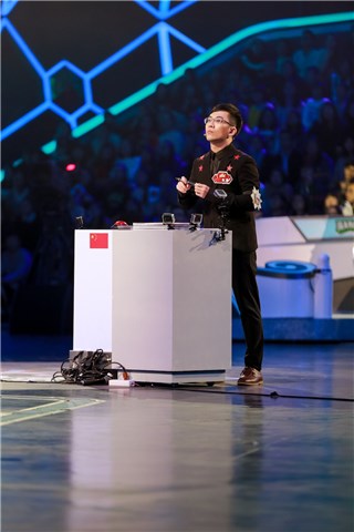 杨易在比赛中紧张的计算