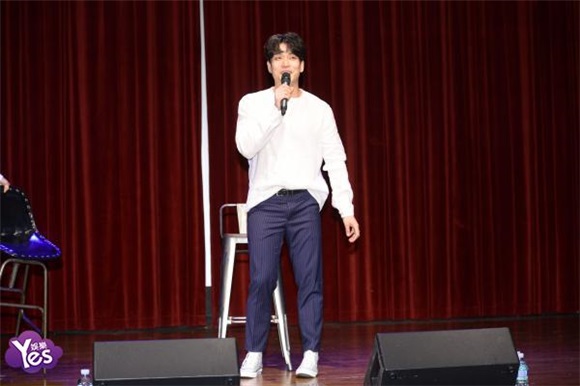 李昶旻(2AM) 举办首张SOLO迷你专辑SHOWCASE