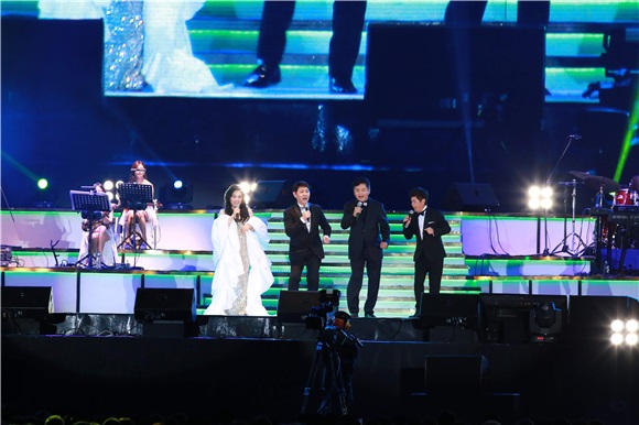 余天举办《传奇50》演唱会