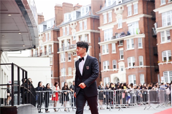 段奕宏凭《烈日灼心》三夺影帝 获中英电影节「最佳男演员」