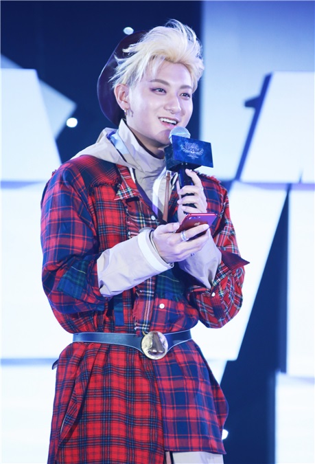 黄子韬兑现与歌迷的承诺启动巡演 首站4月30日北京开唱