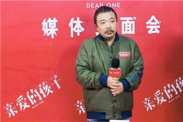 导演罗灿然