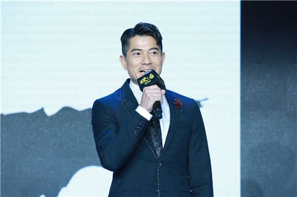 郭富城王千源双帝同框 首度合作直呼太「爽」
