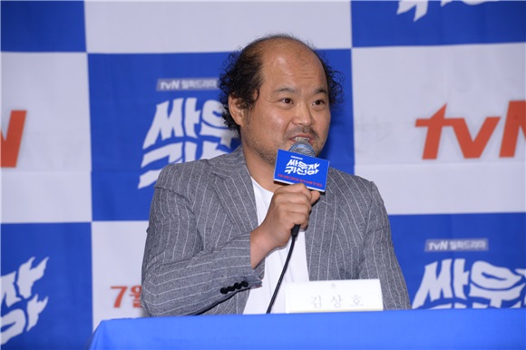 《打架吧,鬼神》发布会 金所炫玉泽演现场卖萌