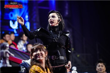 艾玛·杜蒙特在比赛现场