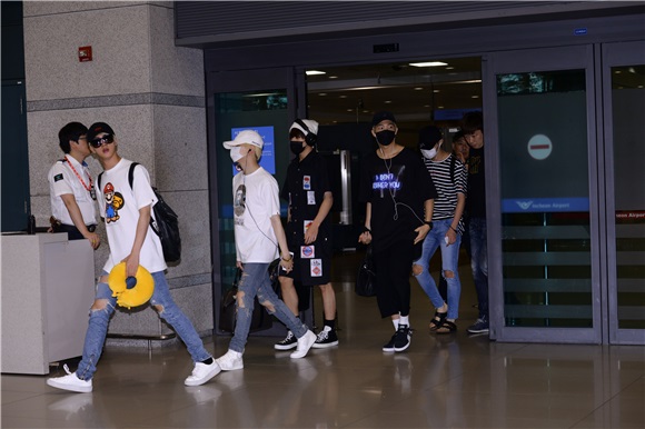 李敏镐、女团TWICE、防弹少年团结束’KCON 2016 LA’美国行程返回韩国