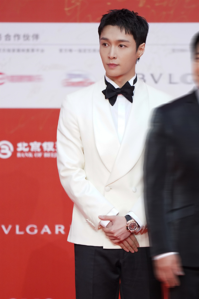 张艺兴受邀出席北影节与《长沙夜生活》首映礼 以演员身份与大家见面