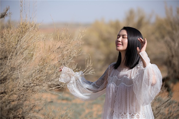 谭维维《万物有灵》MV上线:关注自然已是习惯