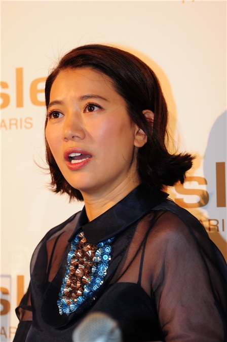袁咏仪、陆毅畅谈婚姻中的趣事 辣妈、奶爸「相见恨晚」分享育儿经