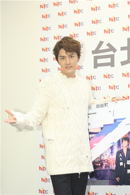 吴克群出席电台宣传新专辑