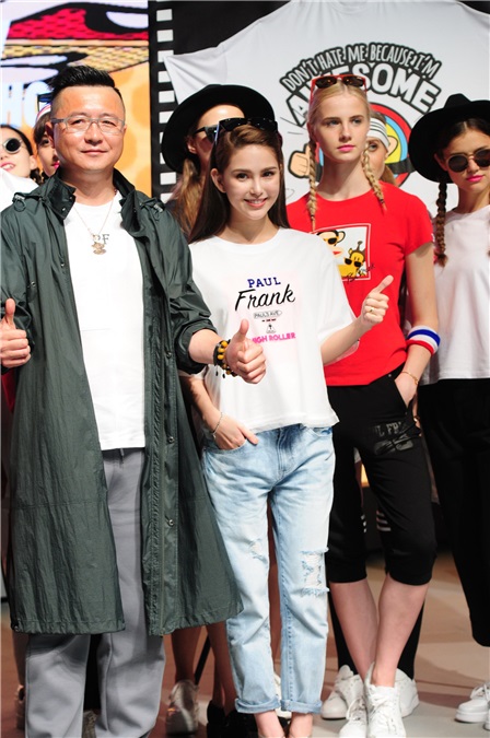 昆凌助阵Paul Frank新品发布会 「天王嫂」穿上白Tee+牛仔裤青春如少女