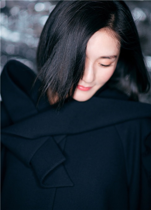 谢娜孕后首亮相助阵自家品牌 快乐家族等好友现身助阵