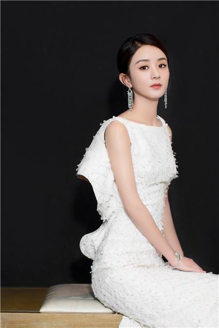 赵丽颖跻身中国明星价值榜单女星第一 成最具商业价值女王