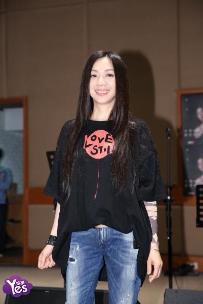 〈Yes 台北现场〉万芳找李英宏担任攻蛋嘉宾 笑称：好像看到另一个自己！