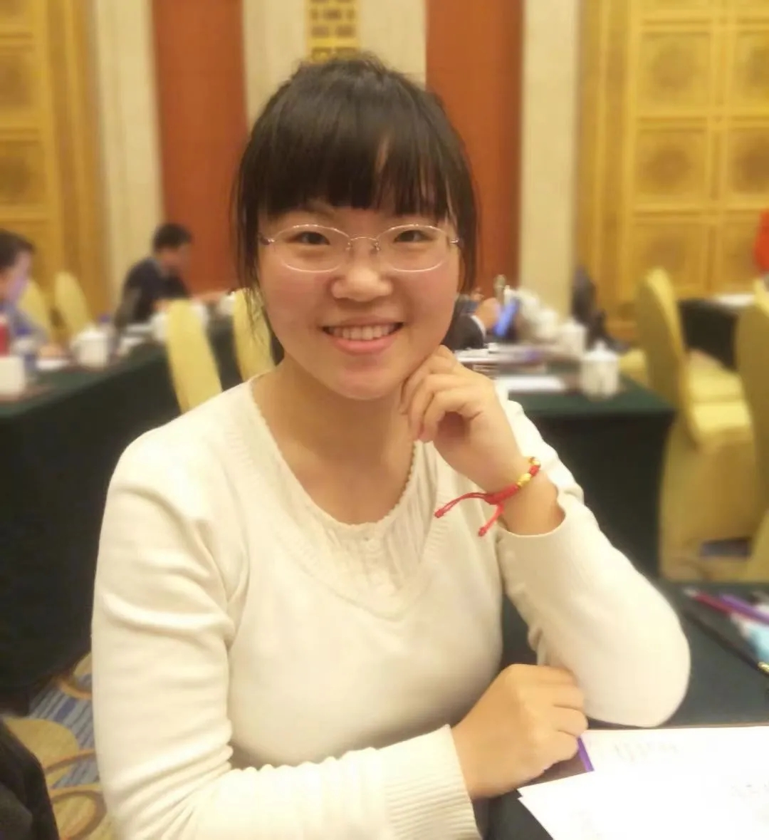 //hqredian.cn/wp-content/uploads/2021/05/1620483967.png插图(2) 毕业就拿70万年薪的美女博士谈择业:年轻人慎把网红当职业插图(2)