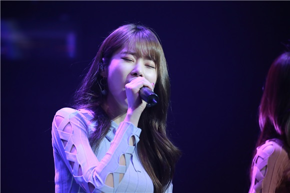 女团MelodyDay举行迷你2辑《KISS ON THE LIPS》发售showcase