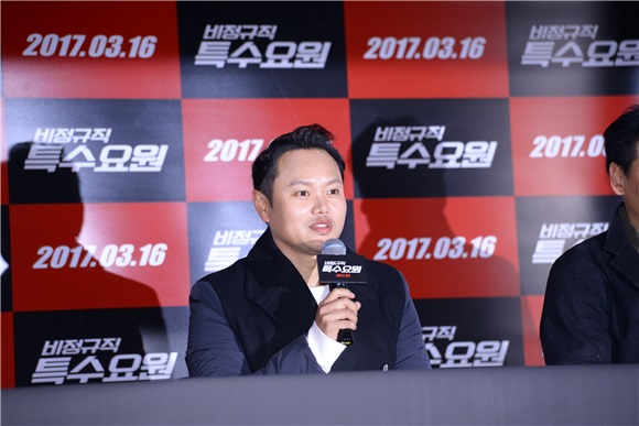姜艺媛、韩彩雅、赵在允、金民教等出席电影《非正规职特殊要员》媒体试映会