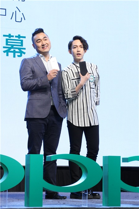 林宥嘉出席手机开幕记者会
