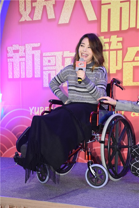 黄子佼、辛晓琪出席娱人制造新歌发布会