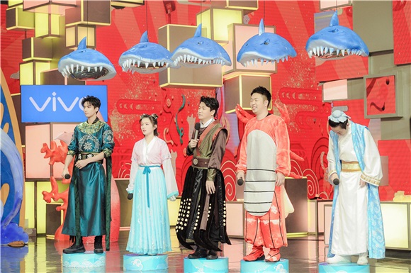 宋威龙《快本》贺新春 嗨唱洗脑神曲搞笑连连