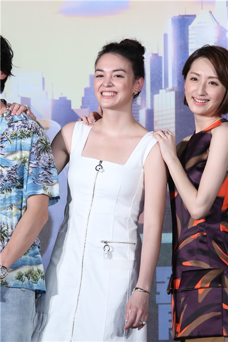 张震、柯佳燕、张榕容出席《宠物当家》欢乐首映派