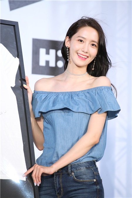 韩星润娥为H:CONNECT走秀