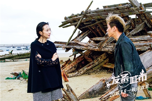 王鸥素颜上阵美丽依旧 想突破演搞笑角色