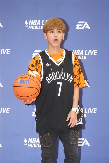 鼓鼓出席NBA球星见面会