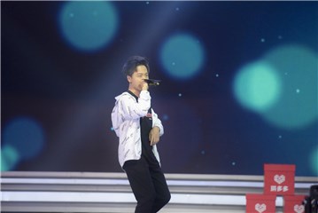 一号男嘉宾表演说唱